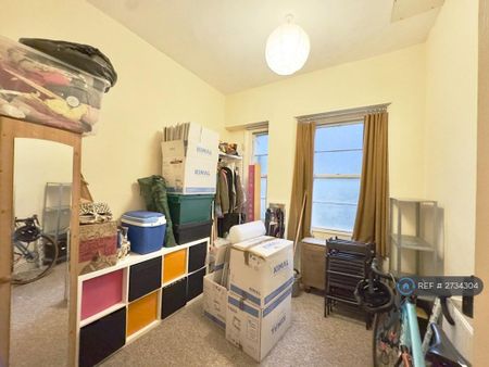 3 bedroom flat to rent - Photo 5