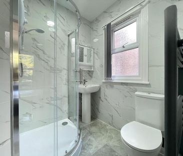 1 bedroom house of multiple occupation to rent - Photo 6