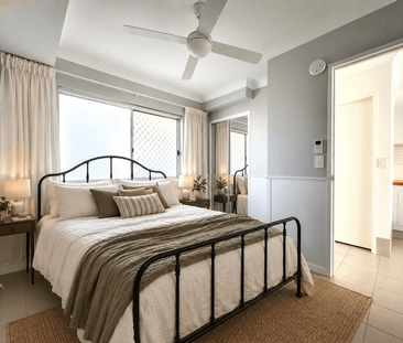 Renovated One-Bedroom Gem with Private Courtyard, Pool & Broadwater... - Photo 4