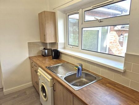 2 bedroom flat to rent - Photo 3