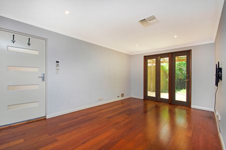 Charming Guildford Home - Photo 4