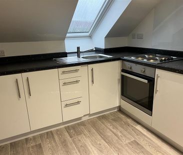 3 bedroom apartment to rent - Photo 2