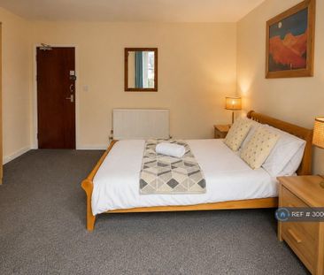 3 bedroom flat to rent - Photo 5