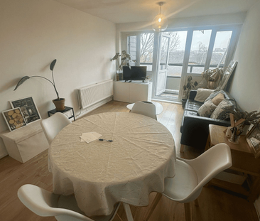 Whinchat Road, London, SE28 - Photo 2