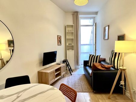 Location Appartement 2 pièces 25m² MARSEILLE 1er - Photo 2