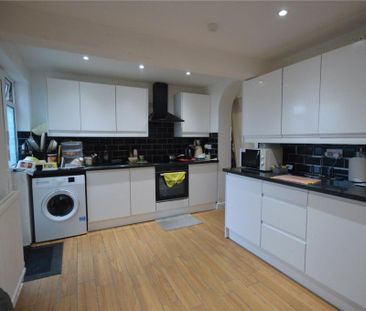4 bedroom terraced house to rent - Photo 4