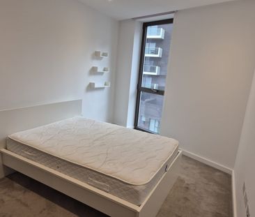 2 Bed Flat, Reminder Lane, SE10 - Photo 2