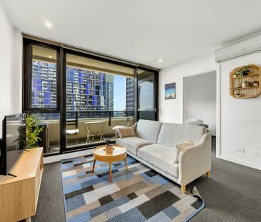 Spacious 2-Bedroom Apartment in Prime Melbourne CBD Location - Avai... - Photo 2