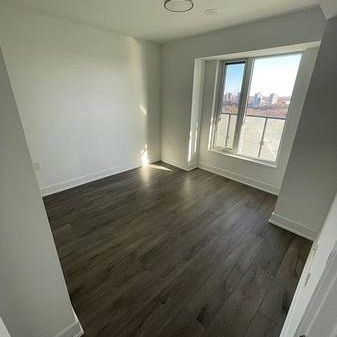 Bloor & Parliament, Very Bright 1 Bedroom, close to subway - Photo 3