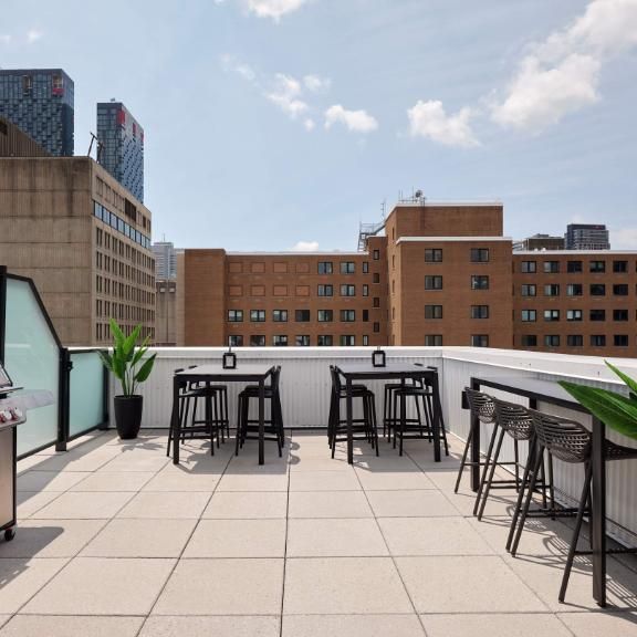 Studio - Montréal - $1,765 /mo - Photo 1