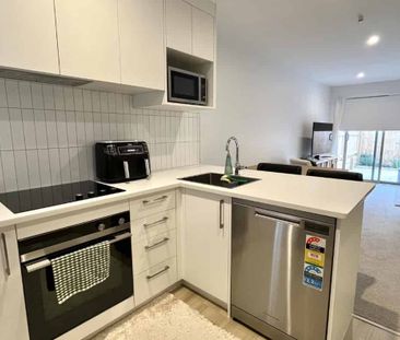 Cozy & Comfortable 2-Bedroom Townhouse - Photo 4