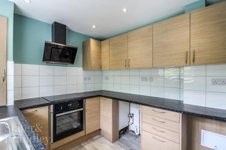 2 bedroom maisonette to rent - Photo 4