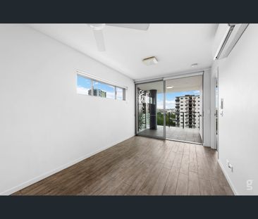 52/17-19 Carl Street, Woolloongabba, Qld 4102 - Photo 4