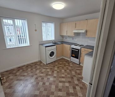 2 Bed Flat, Fountain Court, CH42 - Photo 3