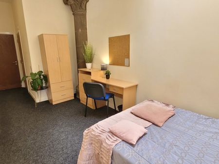 7 Bed Flat, Hanover Street, S3 - Photo 4