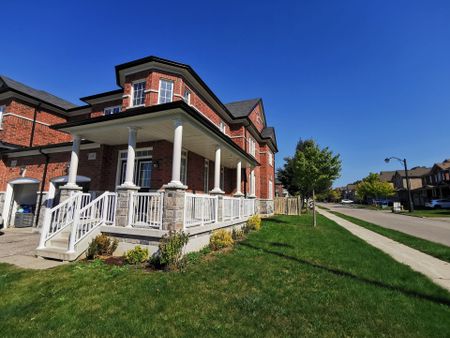 For Lease - 1140 Stuffles Crescent, Newmarket, Ontario - Photo 3