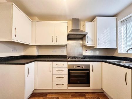 2 bedroom end of terrace house to rent - Photo 4