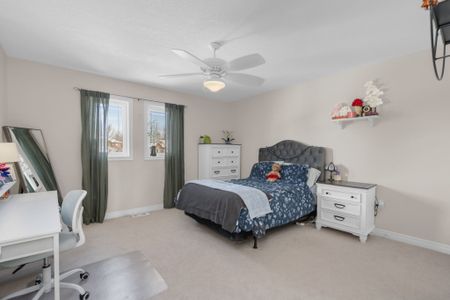 For Lease - 30 Taylor Court, Bradford West Gwillimbury, Ontario - Photo 3