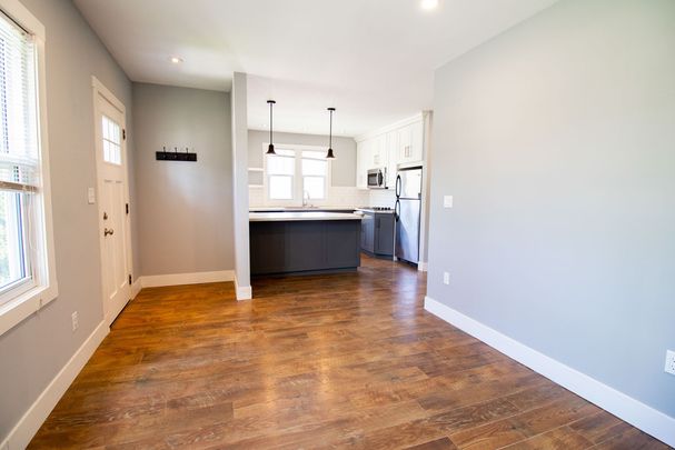 ALL INCLUSIVE 2 BEDROOM UPPER UNIT IN WELLAND!! - Photo 1