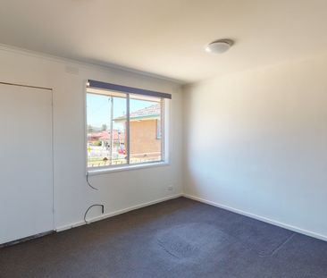 CENTRAL THORNBURY LOCATION! - Photo 2