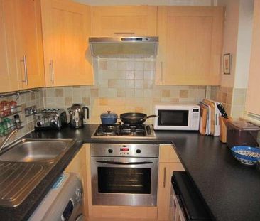 Villiers Close, KT5 - Photo 3