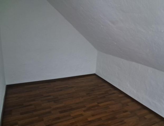 3-Zimmer-Mietwohnung in Holzminden/Neuhaus zu vermieten - Komplett renoviert/teilsaniert in 2025 - Photo 1