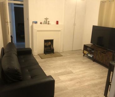 2 Bed Flat, North End Road, HA9 - Photo 4