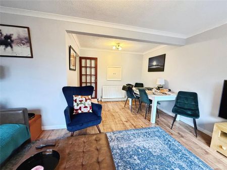 3 bedroom link detached house to rent - Photo 4