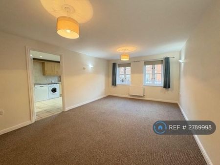 2 bedroom flat to rent - Photo 2