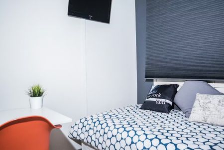 Carrer dAragó, Barcelona, Catalonia 08013 - Photo 3