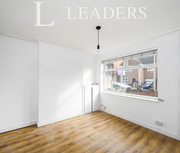 3 bedroom semi-detached house to rent - Photo 2