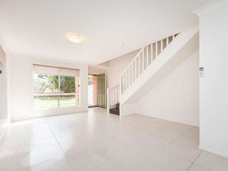 Stunning townhouse - perfect in every way! - Photo 2