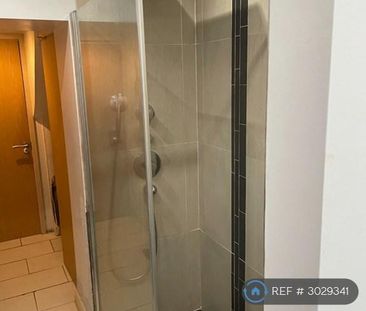 1 bedroom in a house share to rent - Photo 6