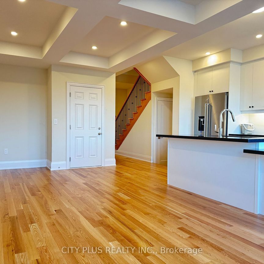 For Lease - 38 Schmeltzer Crescent, Richmond Hill, Ontario - Photo 1