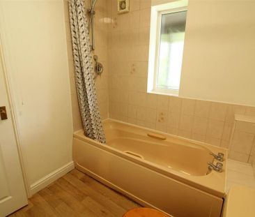 1 bedroom character property to rent - Photo 6