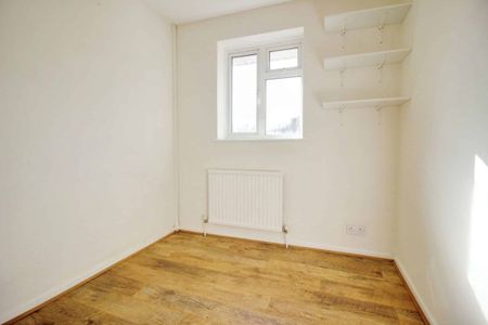 White Edge Moor, Swindon, Swindon, SN3 - Photo 5