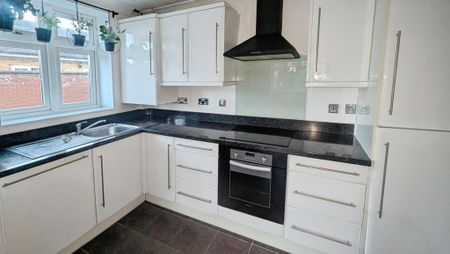 2 bedroom apartment to rent - Photo 5