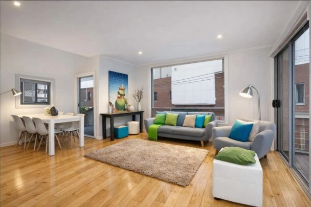 Modern Inner‑City Living in the Heart of Fitzroy - Photo 1