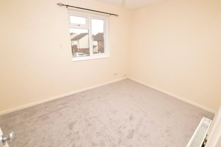 Battershall Close, Plymouth, Devon, PL9 - Photo 4