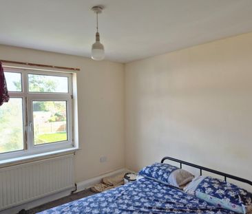 Room in a Shared House, The Drive, IG1 - Photo 2