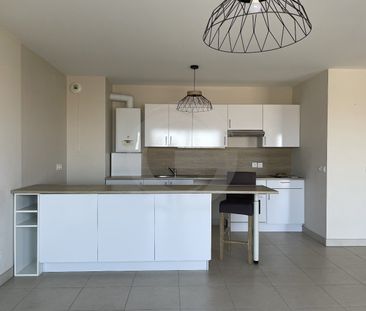 Location Appartement 2 pièces 66m² SETE 34200 - Photo 5