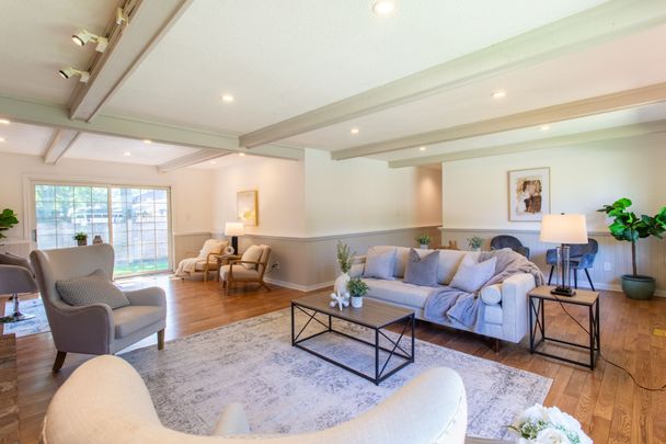 For Lease - 2 Parklane Crescent, St. Catharines, Ontario - Photo 1