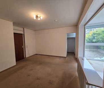 Aktuell in Renovierung - großzügige 2-Zi. Wohnung mit Balkon! - Foto 1