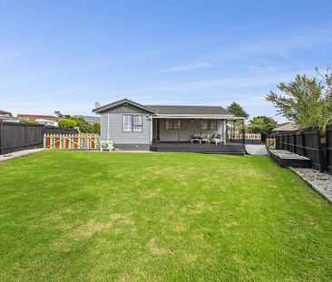 Charming 3BR Home with Garden! - Photo 6