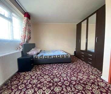 Swan Road, Southall - Photo 4