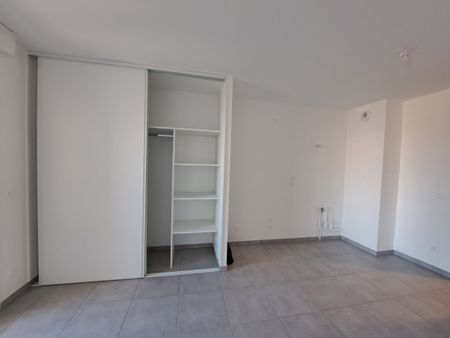 Location Appartement 1 pièce 32m² THONON LES BAINS 74200 - Photo 2