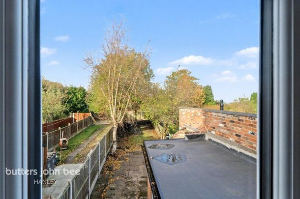 2 bedroom semi-detached house to rent - Photo 1