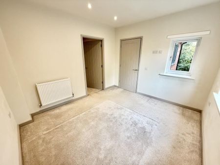 4 bedroom detached house to rent - Photo 4