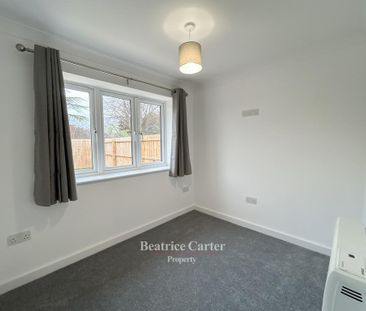 2 bedroom semi-detached bungalow to rent - Photo 4