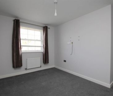 4 bedroom House To Let - Photo 6